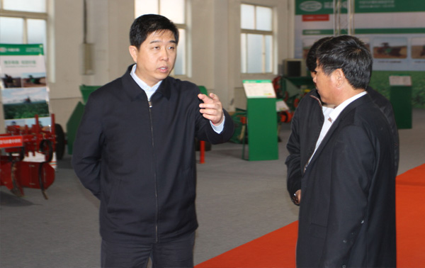 原樂陵市市長鄂宏達來我公司視察指導(dǎo)